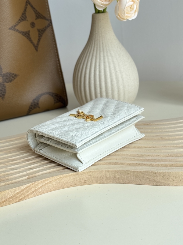 イヴサンローラン財布側面デザイン